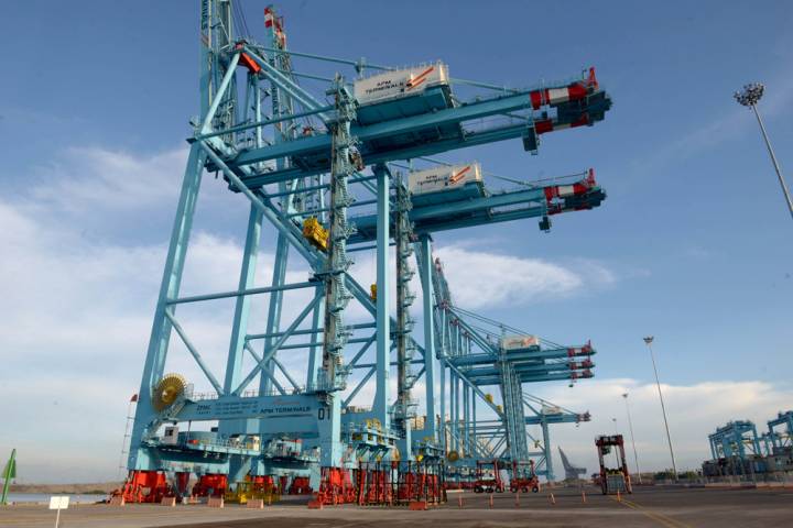 Puerto Lázaro Cárdenas puente al mundo: Iris Vianey Mendoza.