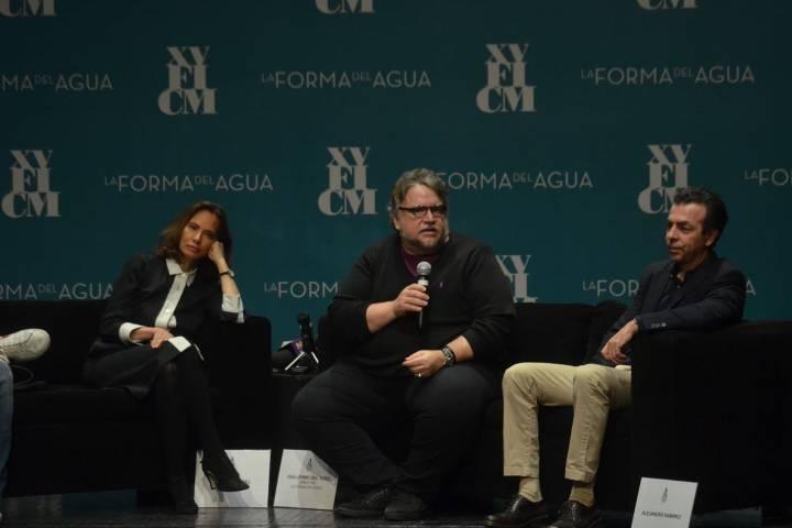 Guillermo del Toro presenta historia de amor y libertad