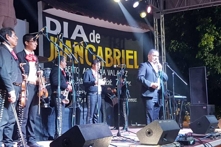 Rinden homenaje a Juan Gabriel, en el 68 aniversario de su natalicio