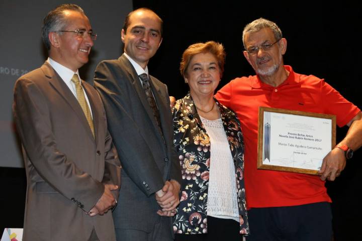 Entregan Premio Bellas Artes de Novela "José Rubén Romero 2017"   