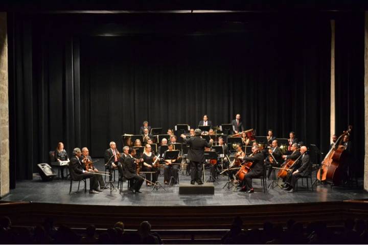 Ante un amplio público, Osidem ofrece recital en el Teatro Ocampo