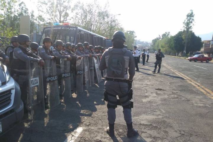 Policía de Morelia resguarda Estadio Morelos en partido contra Necaxa    