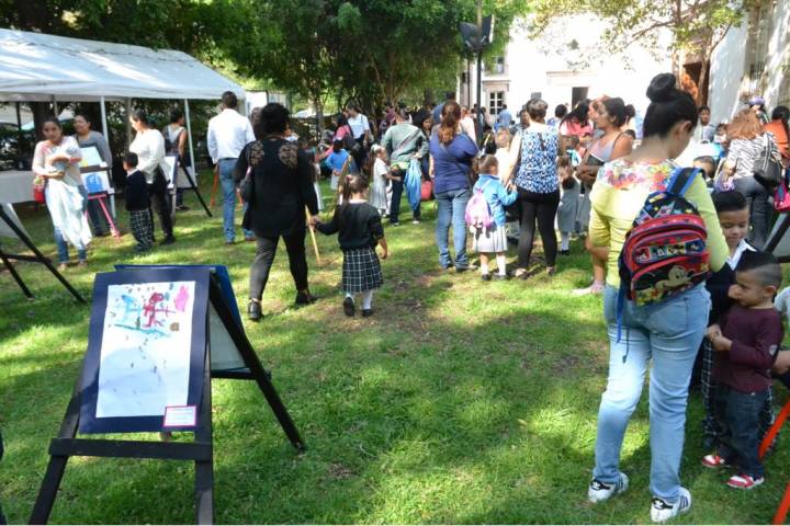 Niñas y niños aprender en Macaz a "Jugar con el arte"