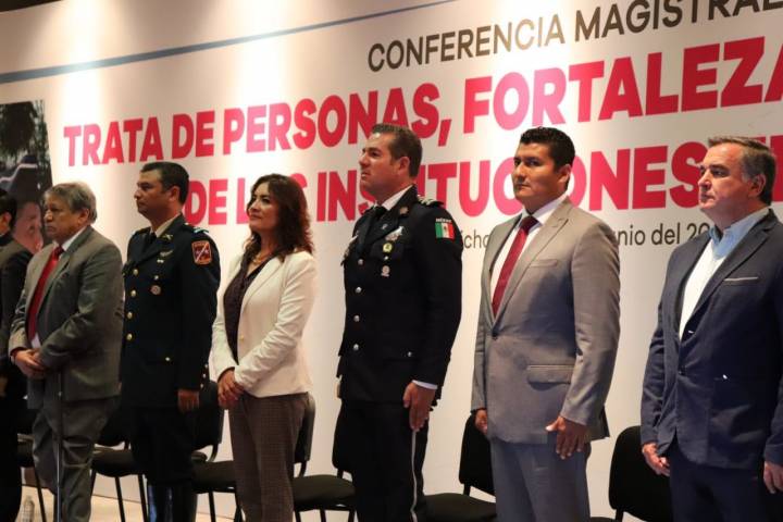 Realiza IEESSPP conferencia sobre trata de personas  