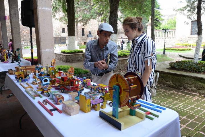 Secretaría de Cultura de Morelia lleva a cabo "Feria Artesanal: La Cultura en tus manos"