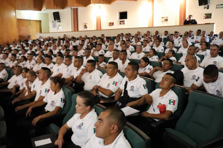 Cadetes del IEESSPP se capacitan en Derechos Humanos de LGBTTTIQ  