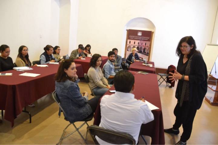 Inicia Secum taller de crónica literaria en Clavijero