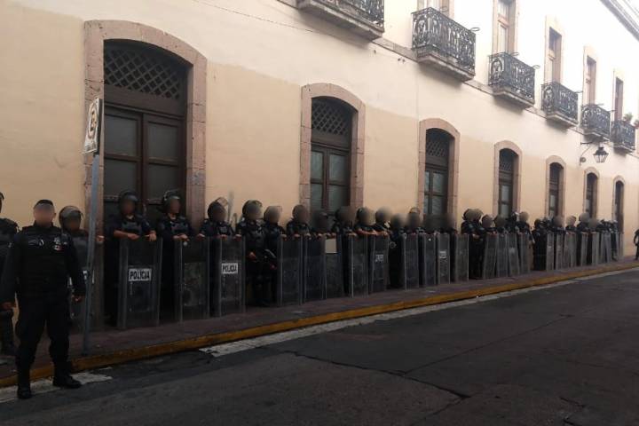 Implementa Policía Michoacán operativo en Morelia ante manifestaciones      