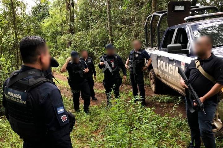 Detiene SSP a 12 con armas y vehículos robados, en Salvador Escalante     