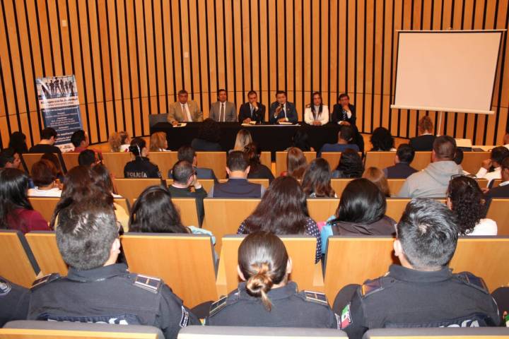 Brinda SSP herramientas a estudiantes para prevenir el delito       