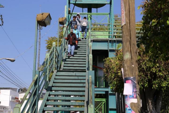  Exhorta SSP al uso de puentes peatonales      