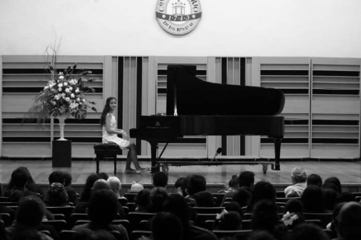 Concierto Didáctico con una pequeña de 12 años