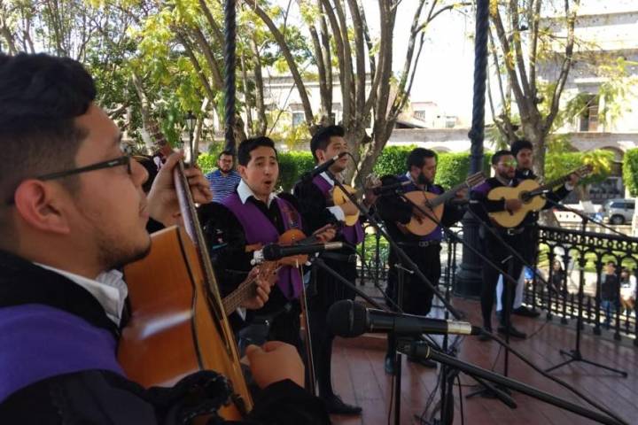 Entre música y baile, SeCultura Morelia celebró el Amor y la Amistad