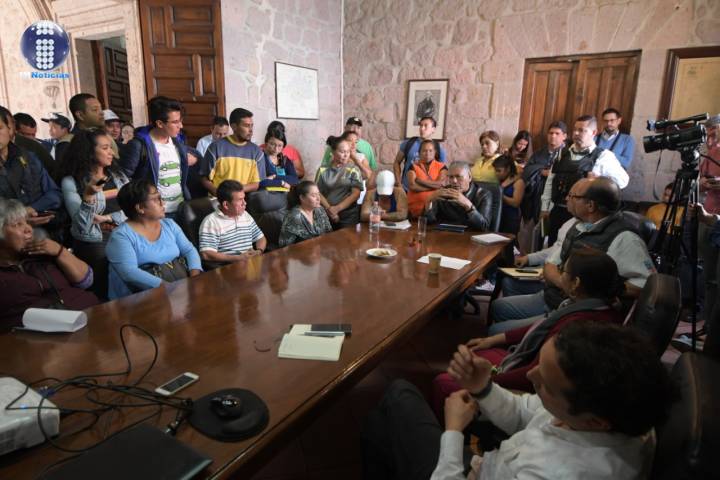 Ayuntamiento atiende a colonos de Avenida Madero Poniente