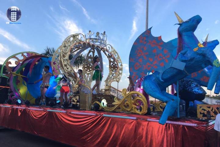 Tradiciones morelianas llegaron al Carnaval de Manzanillo