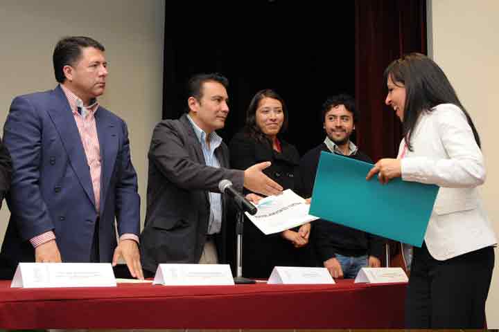 Entregó SECTUR 38 Distintivos ?M?