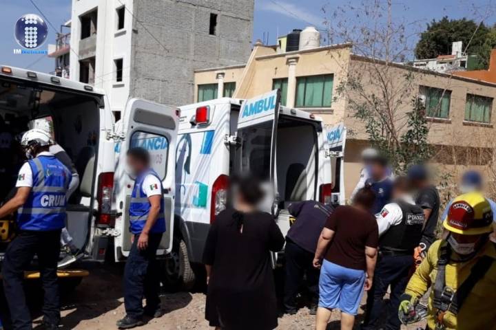 Rescatan a 2 albañiles tras accidente de andamio en edificio de Mirador Ocolusen 