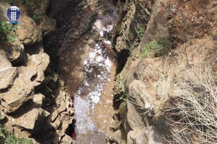 Fallece hombre tras aventarse a un barranco en Zitácuaro