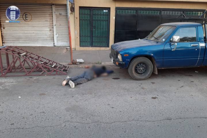 Hombre es aniquilado en las calles de la colonia Lomas de San Pablo