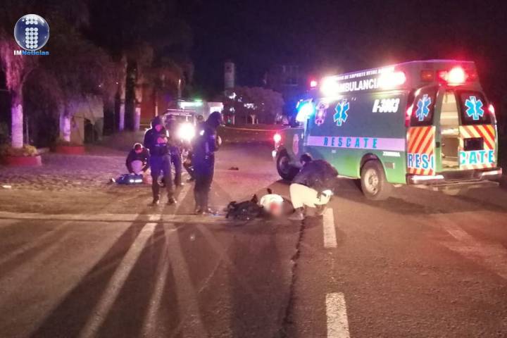 Taxista atropella a pareja frente a la Central de Zamora y huye