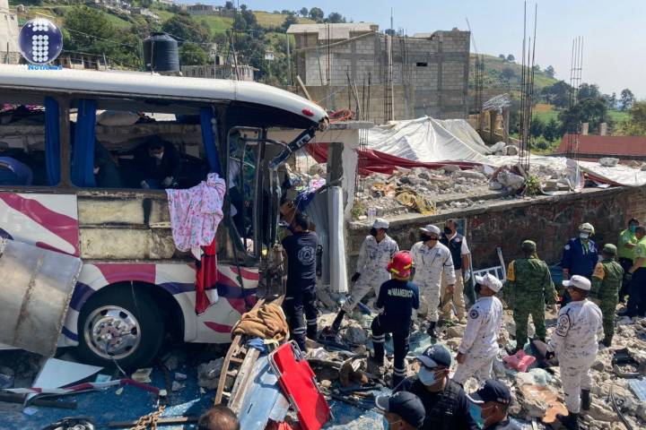 19 sahuayenses muertos y 28 heridos, deja accidente en Joquicingo