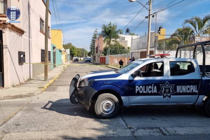 Abandonan un cadáver encobijado y dentro de una caja de madera en Zamora 