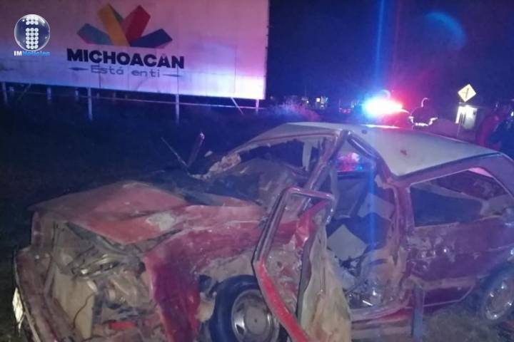 Accidente deja un muerto y dos heridos en Zitácuaro