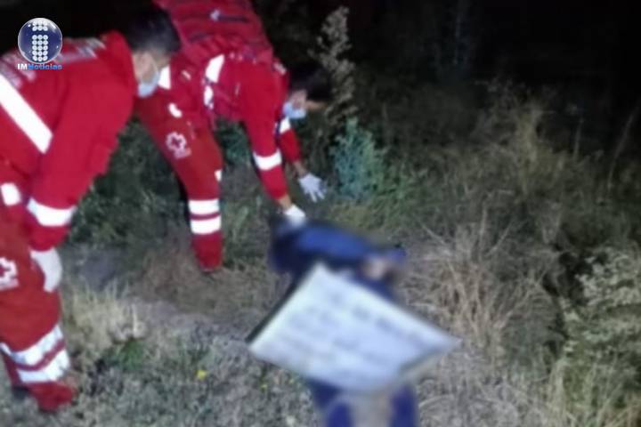 Hallan cuerpo baleado, maniatado y con mensaje en Valle Dorado