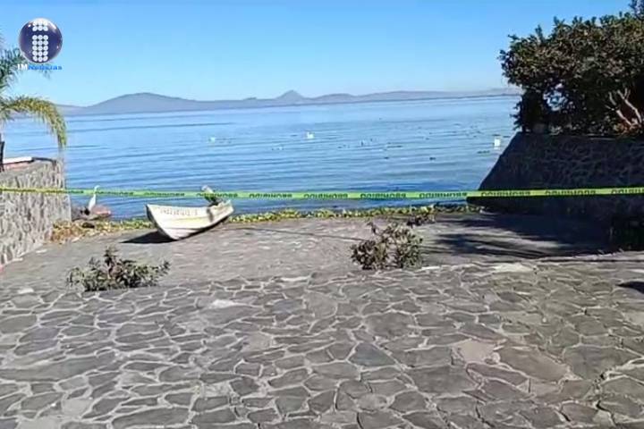 Dos hombres mueren al volcar lancha en Lago de Chapala