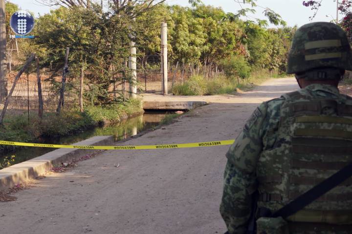 Cadáver baleado de un hombre joven es hallado en predio de Tierra Caliente