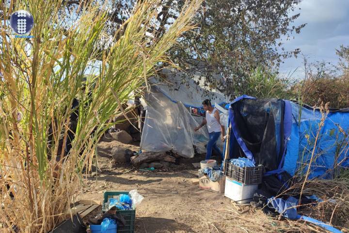 Hallan muerto a desconocido, dentro de un humilde campamento, en Los Reyes