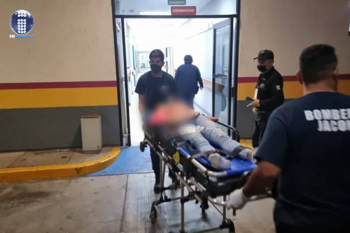 Mujer es hospitalizada tras recibir 4 balazos en Jacona 