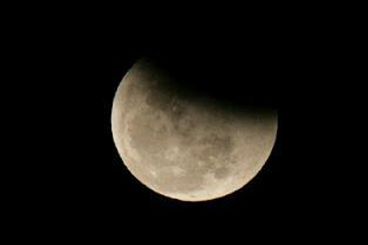 México podrá observar eclipse lunar la madrugada de este lunes
