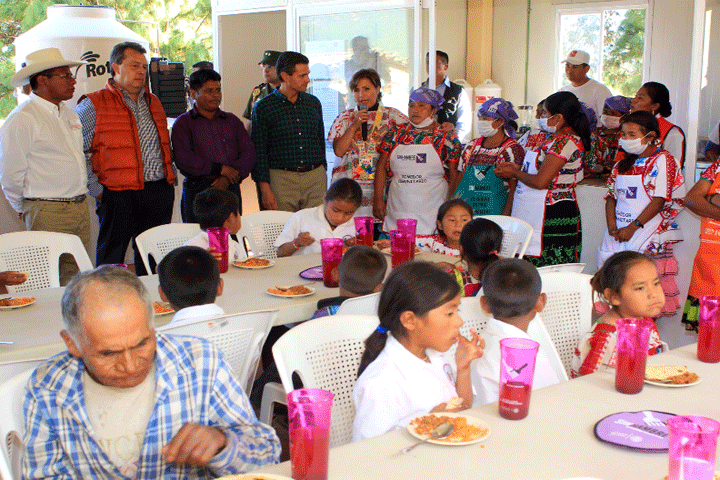 Al 100 por ciento 400 comedores comunitarios en Michoacán